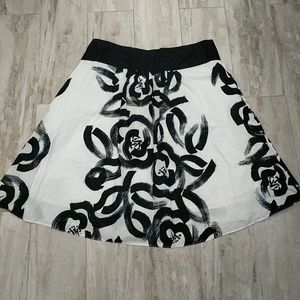 ❤️Midi skirt, b&w floral~donating 5/31